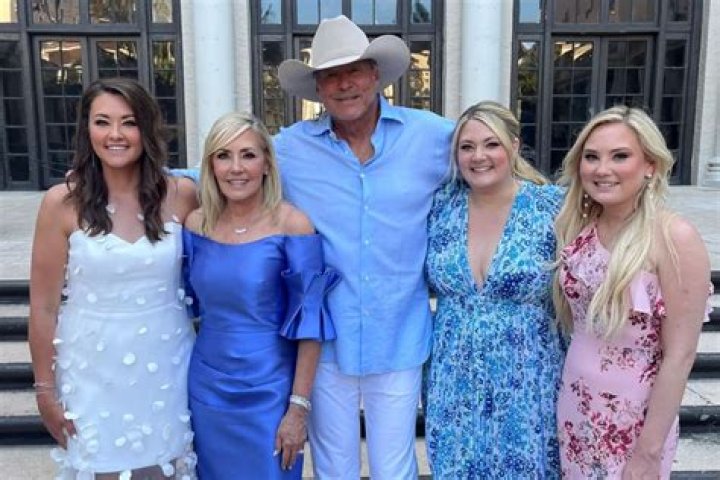 Alan Jackson Children: Mattie Denise Jackson, Alexandra Jane Jackson, Dani Grace Jackson