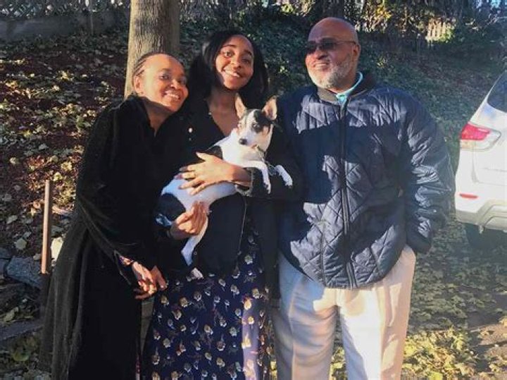 Ayo Edebiri’s Parents: Meet the Parents of Ayo Edebiri