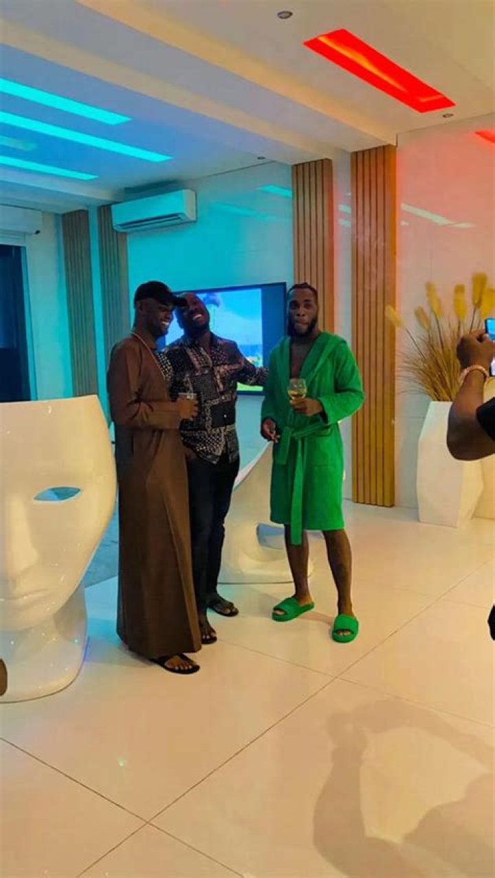 Billionaires, Obi Cubana And Jowizaza Visit Singer, Burna Boy In His Luxurious Mansion (VIDEO)