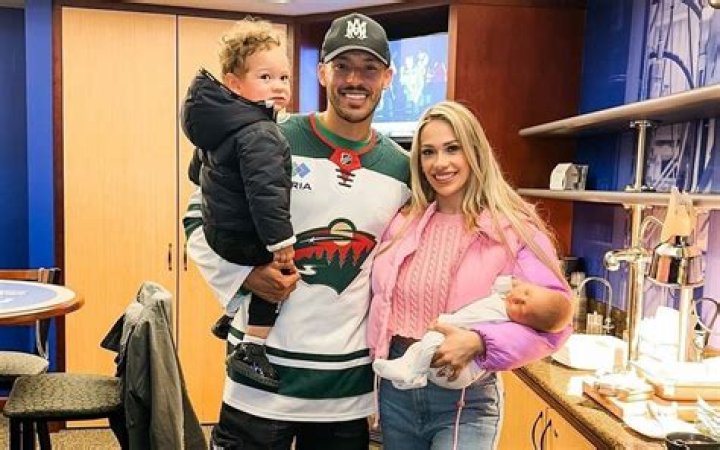 Carlos Correa Age, Net worth, Bio, Parents, Wife, Career