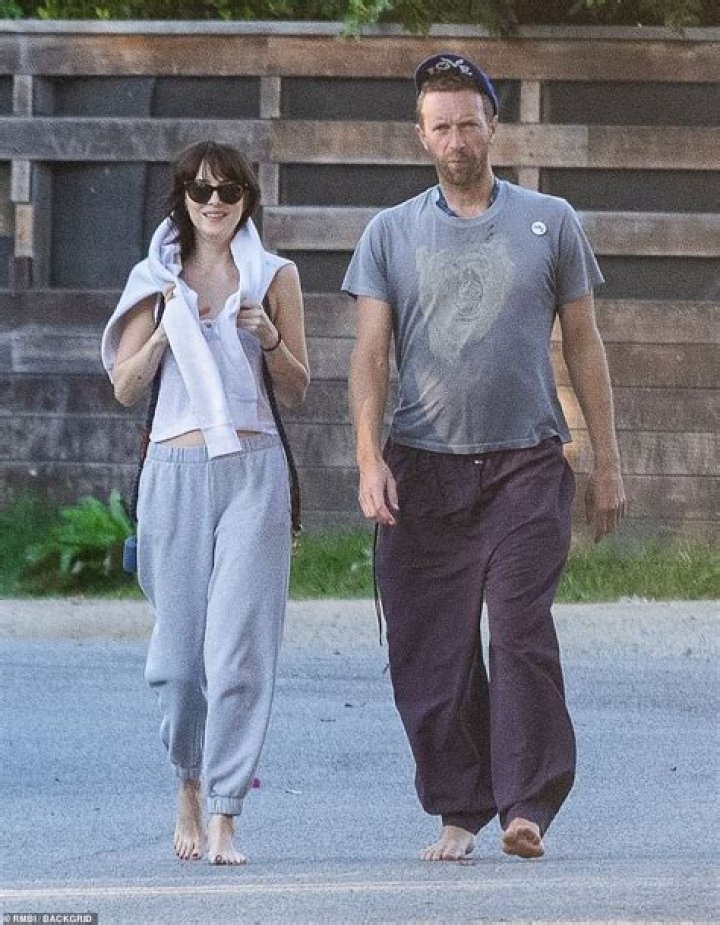 Dakota Johnson’s Boyfriend: Who Is Dakota Johnson Dating?