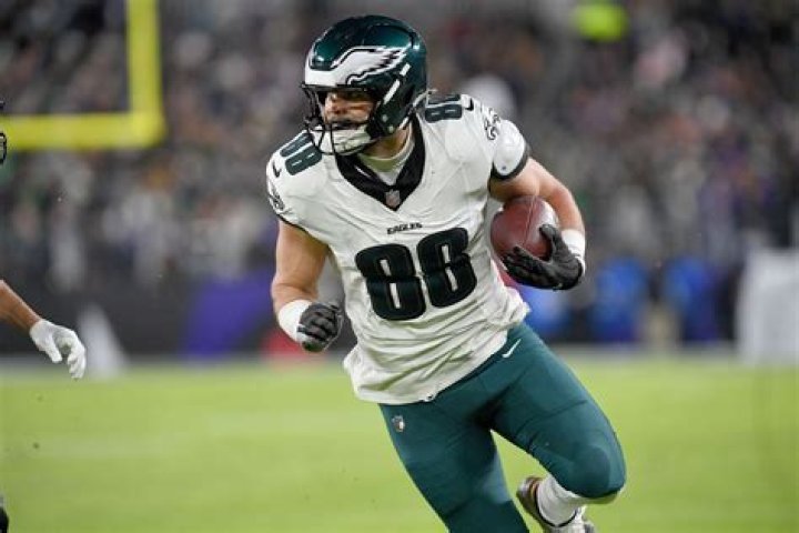 Dallas Goedert Height: How Tall Is Dallas Goedert?