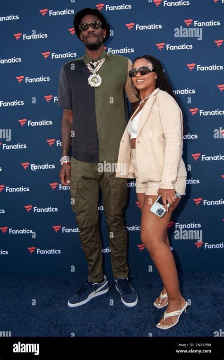 Deandre Ayton Girlfriend: Meet Anissa Evans