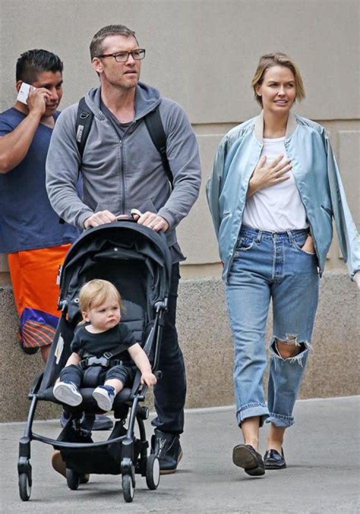 Does Sam Worthington Have Siblings?