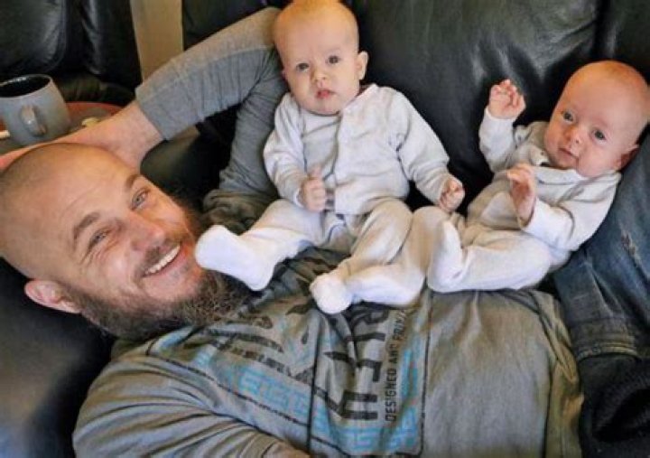 Does Travis Fimmel Have Siblings?
