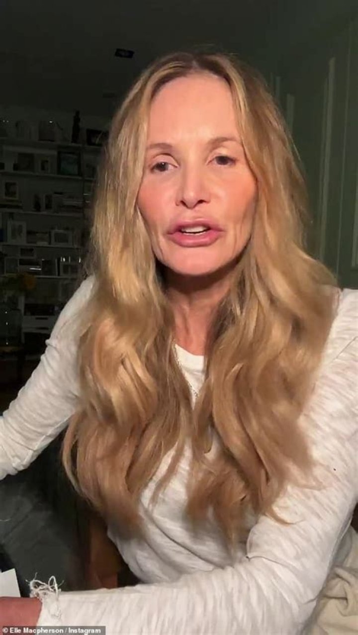 Elle Macpherson Social Media