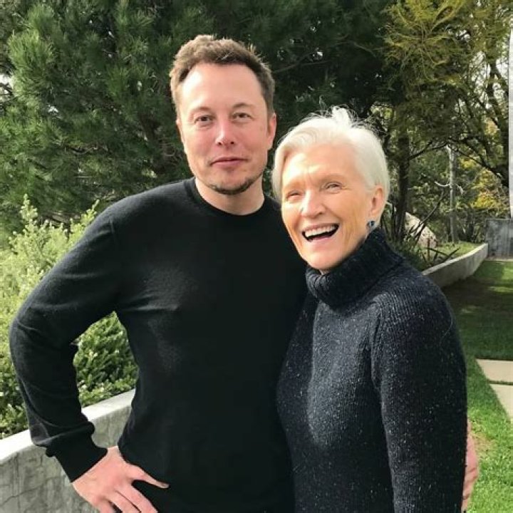 Elon Musk Bio, Age, Parents, Wife, Children, Net Worth