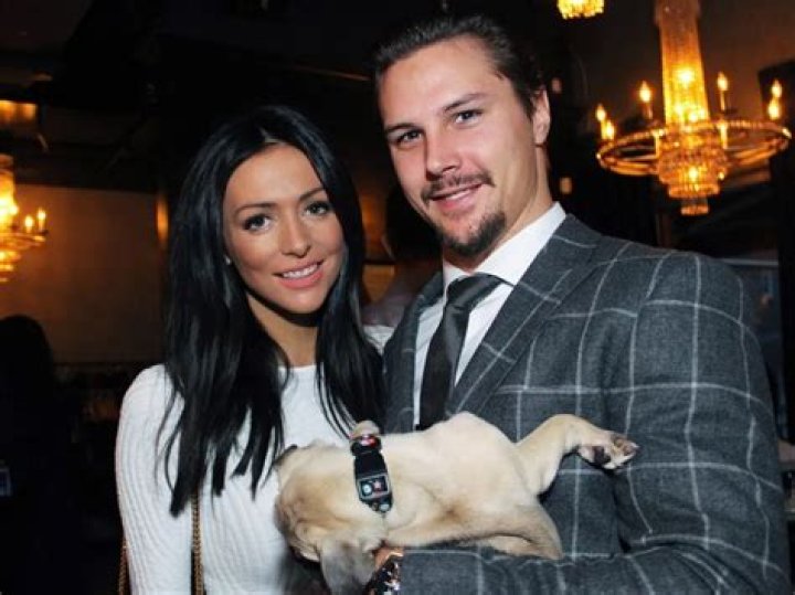 Erik Karlsson Bio, Parents, Wife, Children, Siblings, Net Worth
