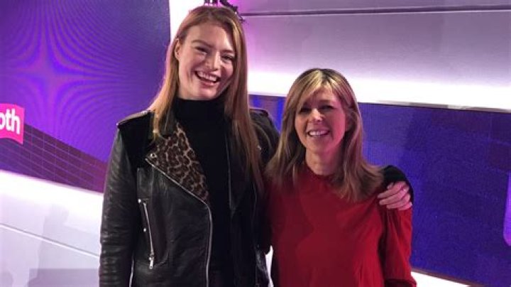 Freya Ridings Bio, Age, Parents, Husband, Children, Net Worth