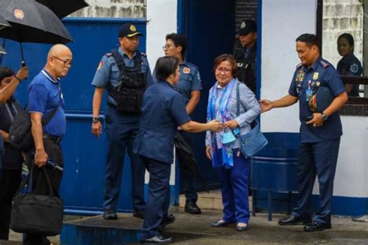 Get to know Leila de Lima: Biography, Age, Career, Net Worth, Height, Relationship & More