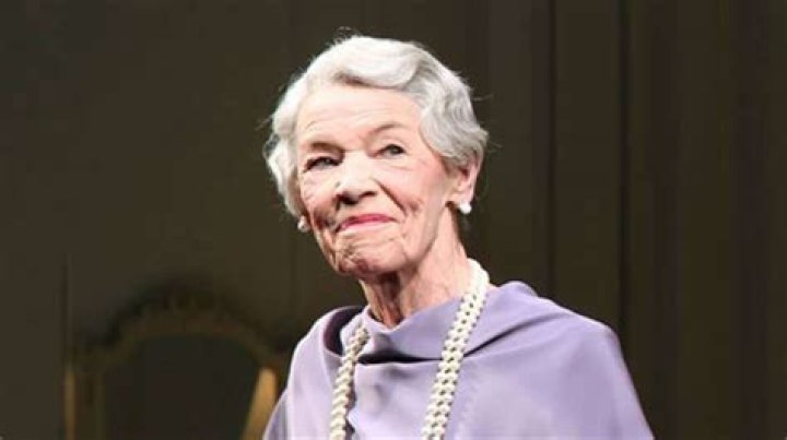 Glenda Jackson Net Worth 2023