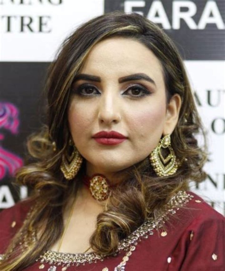 Hareem Shah Age, Bio, Parents, Career, Net worth, Husband