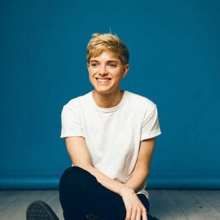 How Much Is Mae Martin Worth?