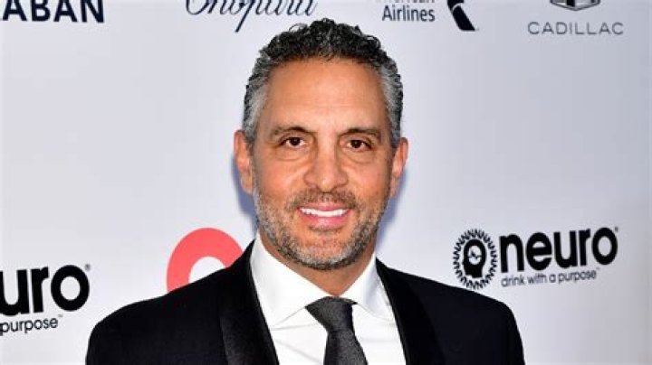 How much is Mauricio Umansky’s net worth today