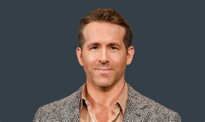 How much is Ryan Reynolds net worth in 2023