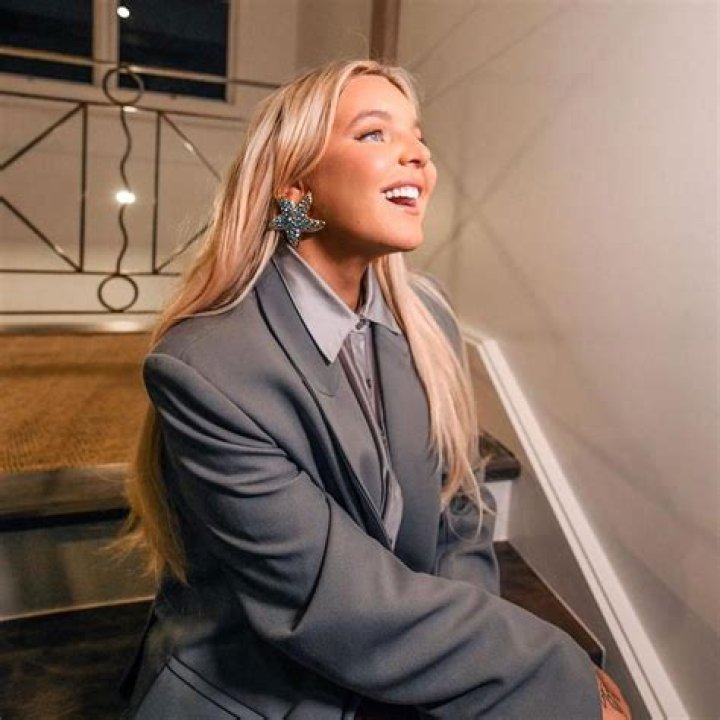 How Rich Is Tones and I: Biography, Net Worth & more