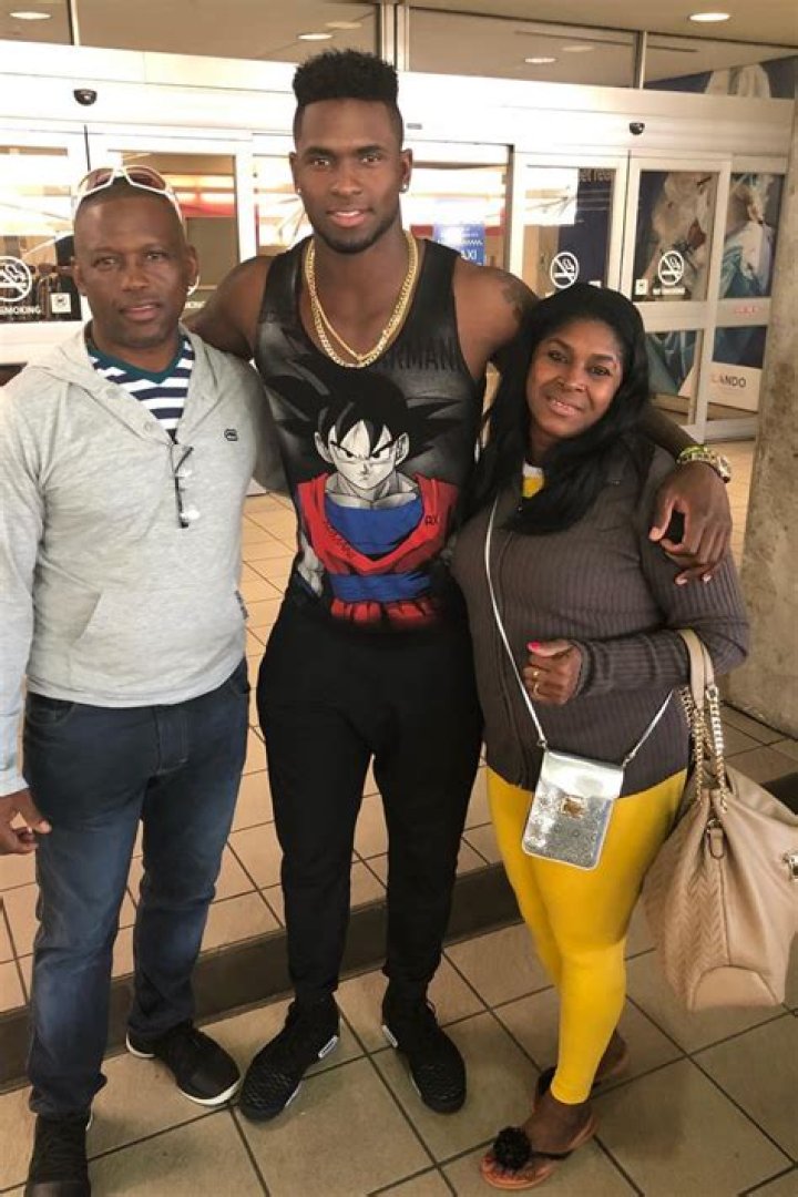 Is Luis Robert Married? Who Is Luis Robert Married To?