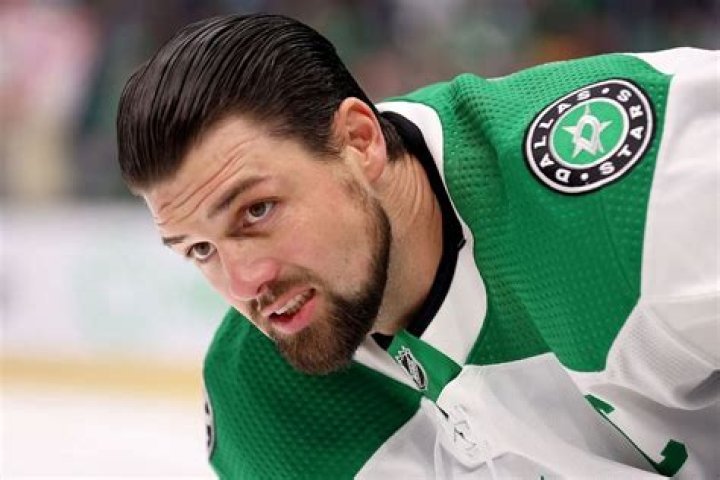Jamie Benn Net Worth: How much is Jamie Benn worth?