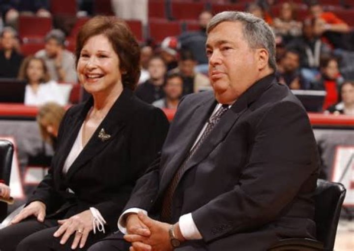 Jerry Krause Wife: Meet Thelma Krause