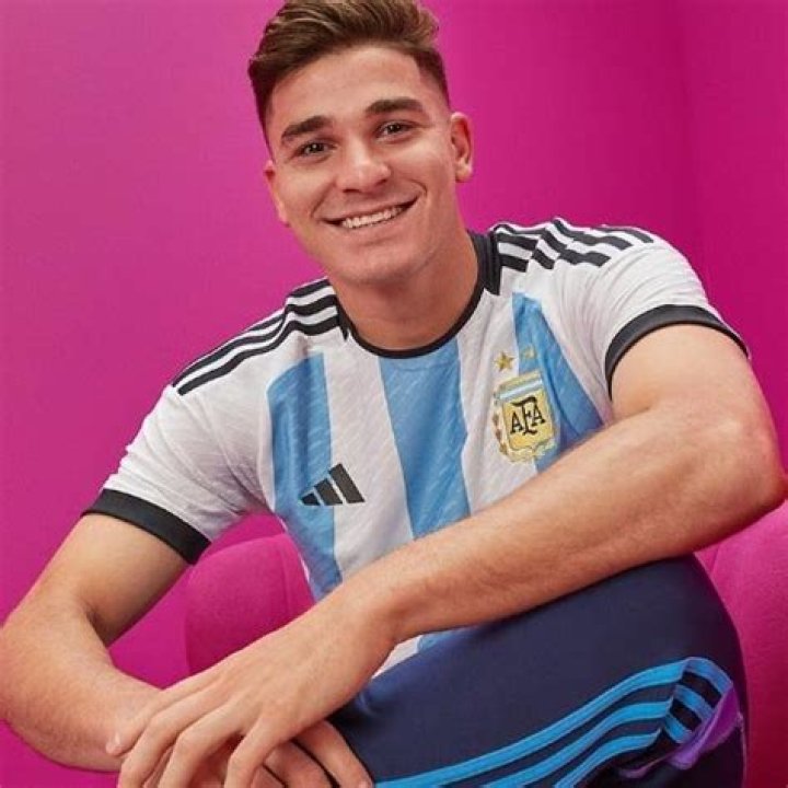Julián Álvarez Bio, Age, Height, Wife, Parents, Children, Net worth