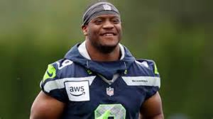 Kenneth Walker III: Bio, Age, Net Worth, Contract, Salary