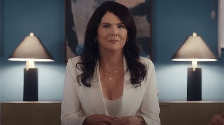 Lauren Graham Net Worth: How much does Lauren Graham make?