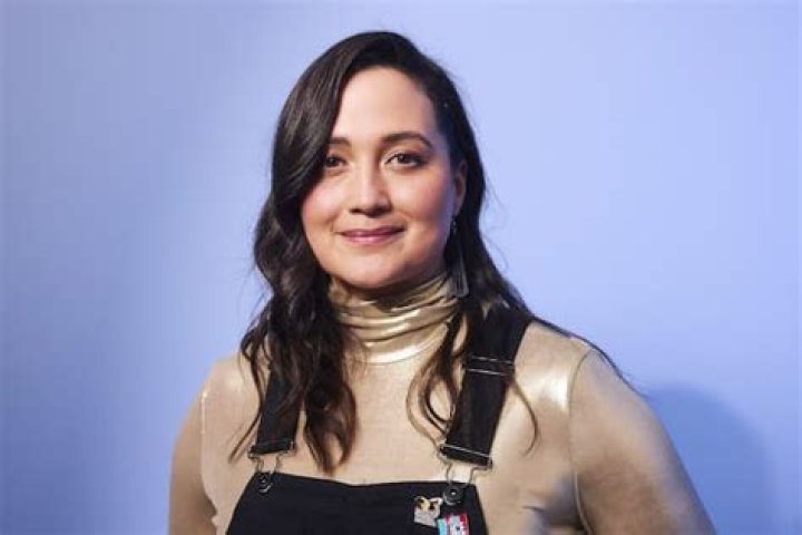 Lily Gladstone Bio, Age, Career, Net Worth, Family & More