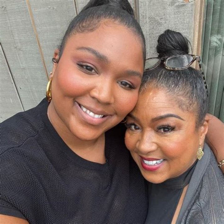 Lizzo Parents: Who Are Lizzo’s Parents
