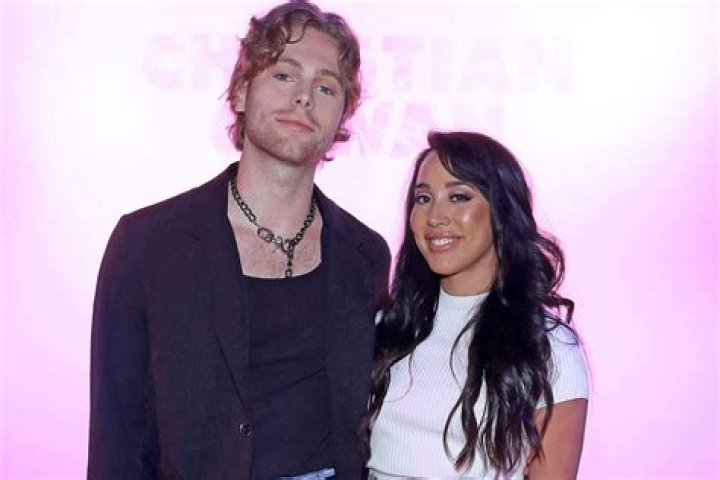 Luke Hemmings Wife: Meet Sierra Deaton