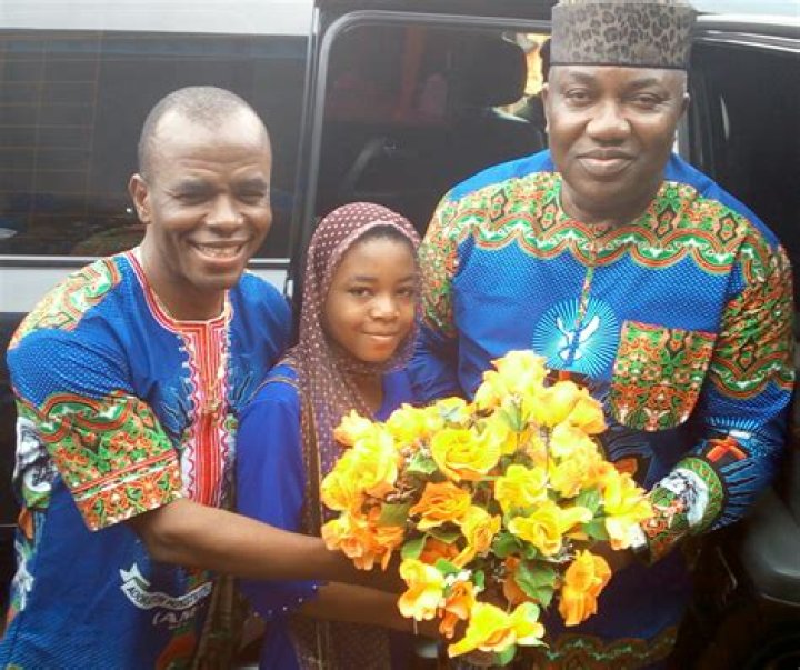 Maduka Is The Kind Of Governor Needed To Rescue Anambra This Time-Father Mbaka Praises Maduka (PHOTOS)