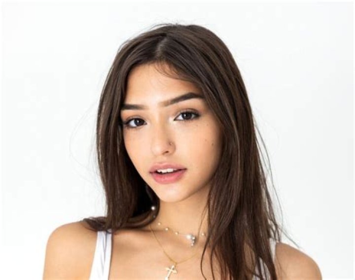 María Becerra Bio, Age, Career, Net Worth, Family & More