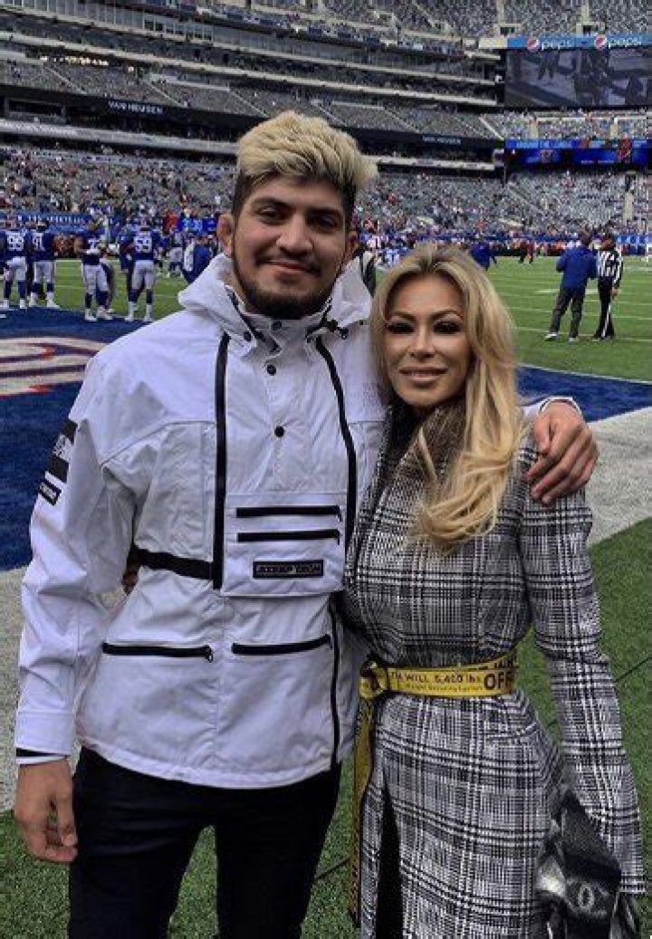 Meet Mr Danis and Nikki Danis