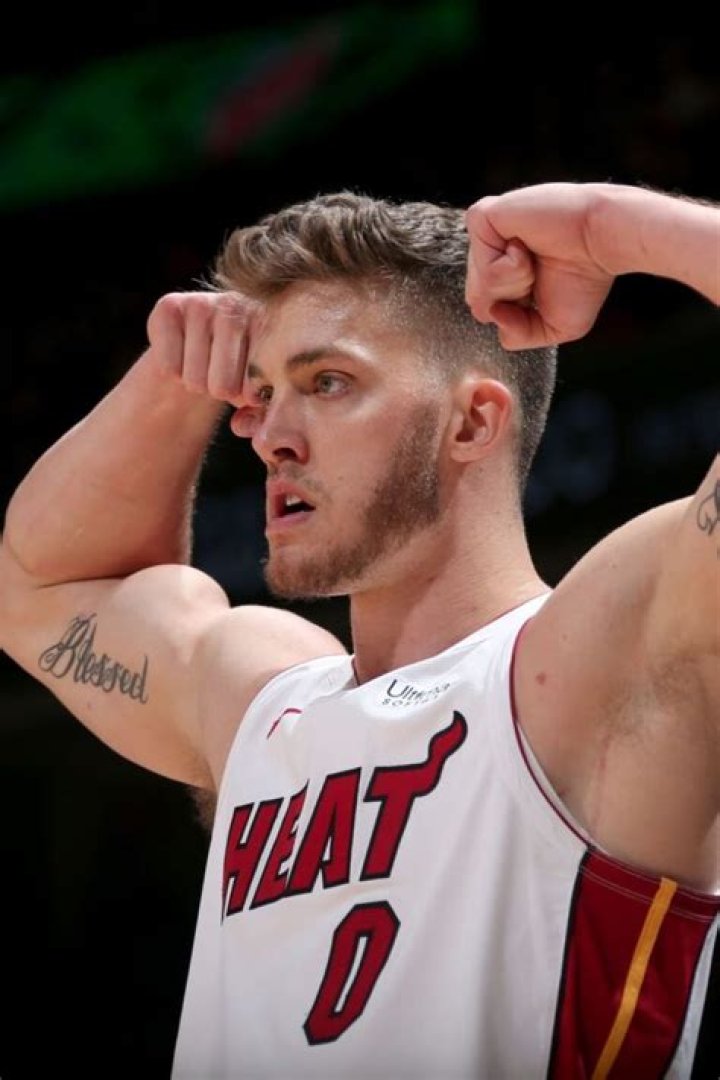 Meyers Leonard Siblings: Meet Chris, Bailey