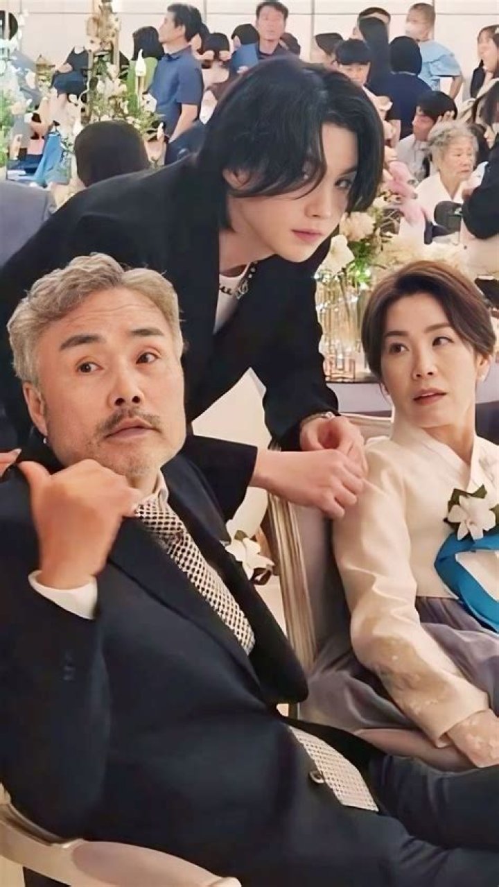 Min Yoon-gi Parents: Who are Min Yoon-gi Parents?