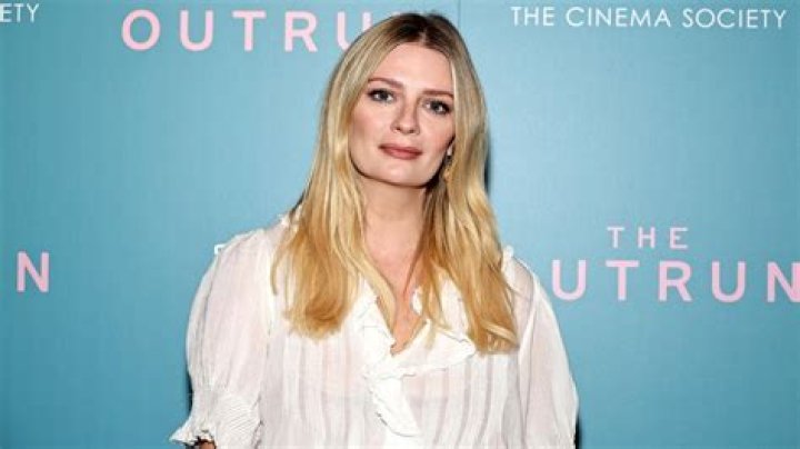 Mischa Barton Siblings: Meet Zoe And Hania Barton