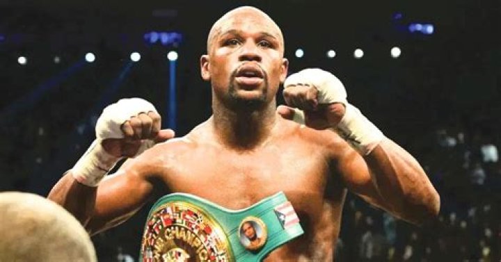Money POWER: Floyd Mayweather Buys A Diamong Ring Which Cost A Whopping $5M For Her Daughter On Her 18th Birthday (PHOTOS/VIDEO)