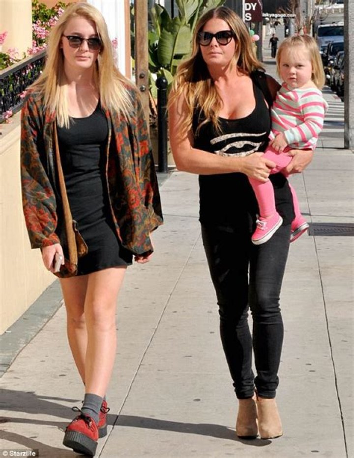 Nicole Eggert Children: Meet Her 2 Daughters
