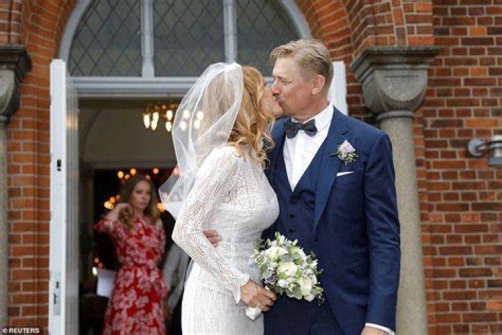 Peter Schmeichel Wife: Meet Laura von Lindholm