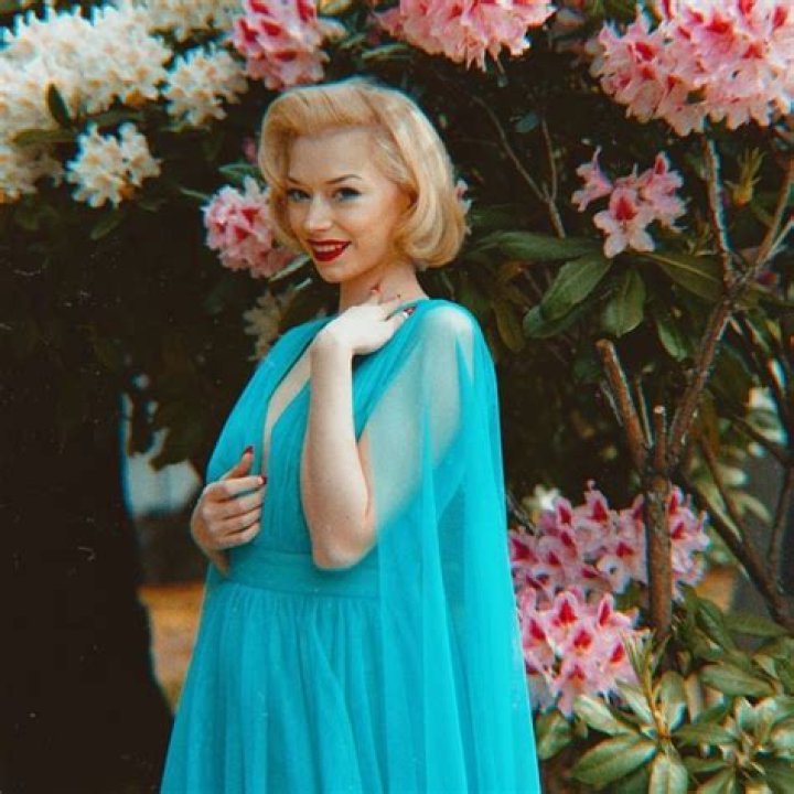 PinupPixie Bio, Age, Family, Child, Career, Net Worth