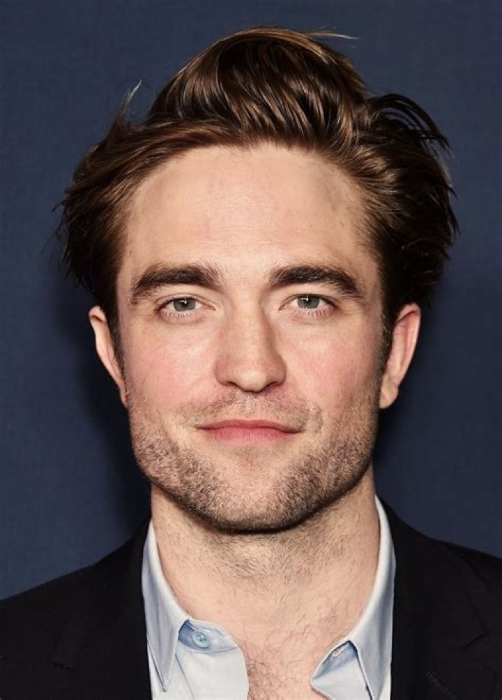 Robert Pattinson Age, Net Worth, Biography, Career, Parents
