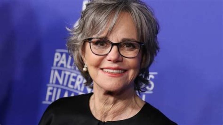 Sally Field Bio, Age, Height, Career, Husband, Children, Net Worth