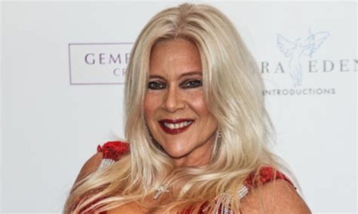 Samantha Fox Bio, Age, Career, Net Worth, Family & More