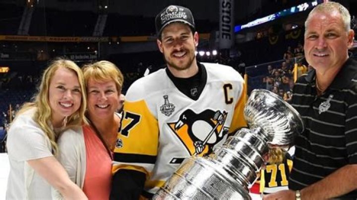 Sidney Crosby Siblings: Meet Taylor Crosby