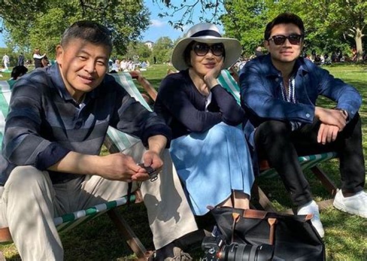 Simu Liu Parents: Meet Zhenning and Zheng Liu