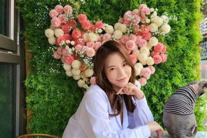 Taeyeon Age, Height, Parents, Bio, Net Worth, Husband