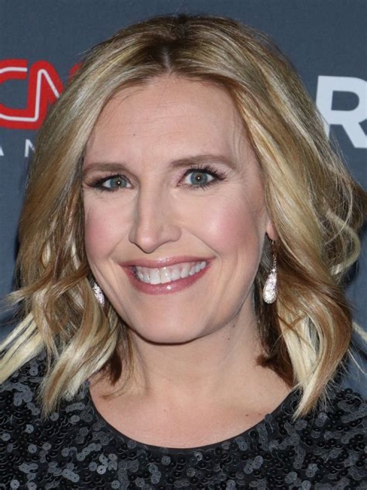 The life story of Famous American Journalist Poppy Harlow