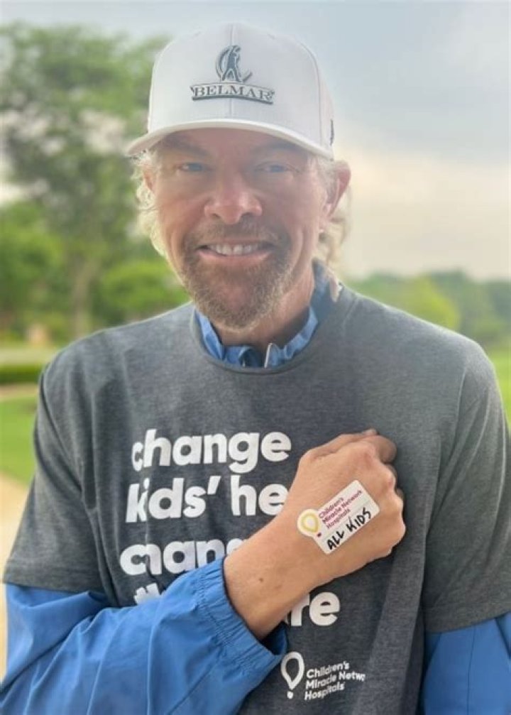 Toby Keith Age, Height, Weight