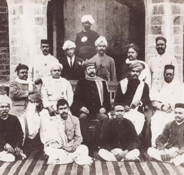 Vikram Gokhale Siblings: Meet Mohan Gokhale, Bhishma Gokhale, Aparajita Munje