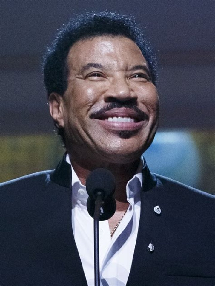 What is Lionel Richie’s Net Worth: Biography, Net Worth & more