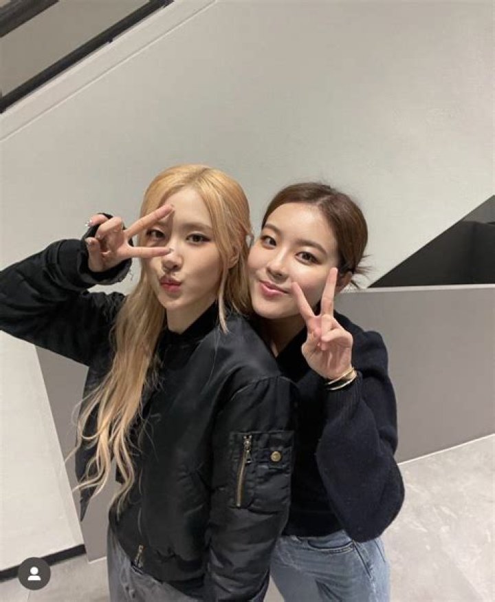 Who are Blackpink Rose’s Siblings?